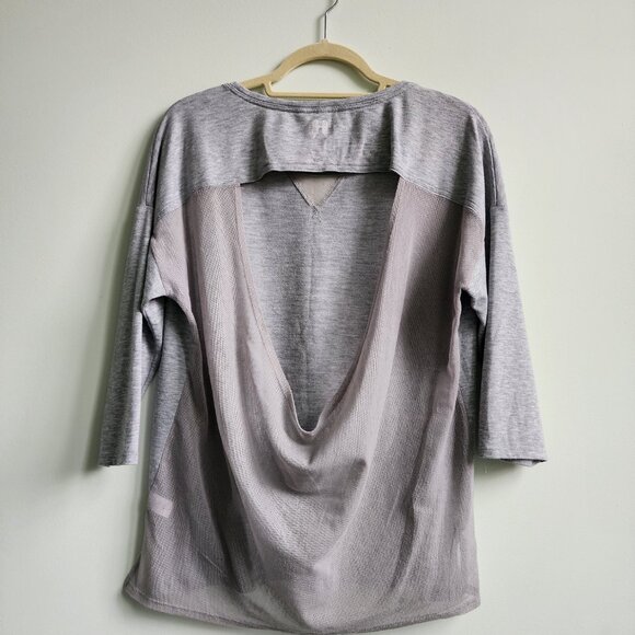 Victoria's Secret Heathered Grey 3/4 Sleeve Cut-Out Mesh Back Top, Size M - Picture 2 of 4